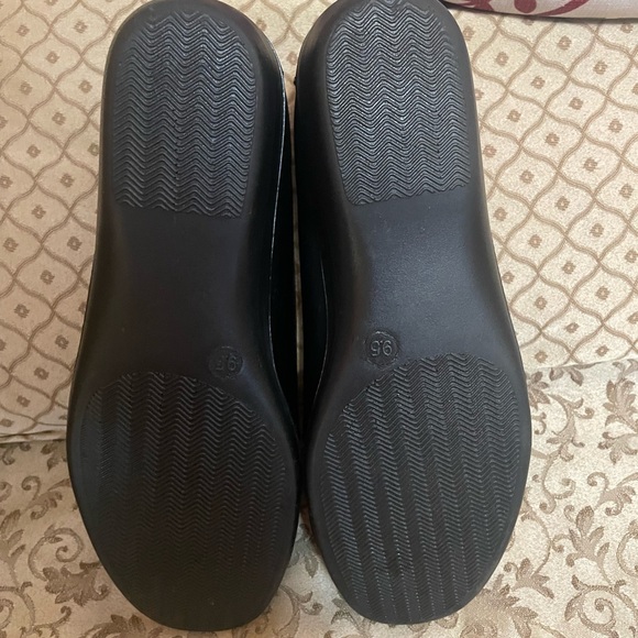 Aerocushion Black Wedges with Criss-Cross Design - Size 9.5 - Like new! - Picture 5 of 5